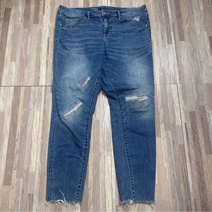 Mossimo Mid Rise Distressed Skinny Blue Jeans Women’s Size 14 (32”)